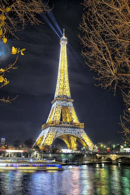 Arr15:Eiffel Tower